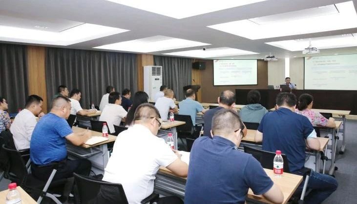 道可特武汉办公室吴方勇律师受邀为武汉资产运营集团有限公司进行“国有资产租赁实务”专题培训