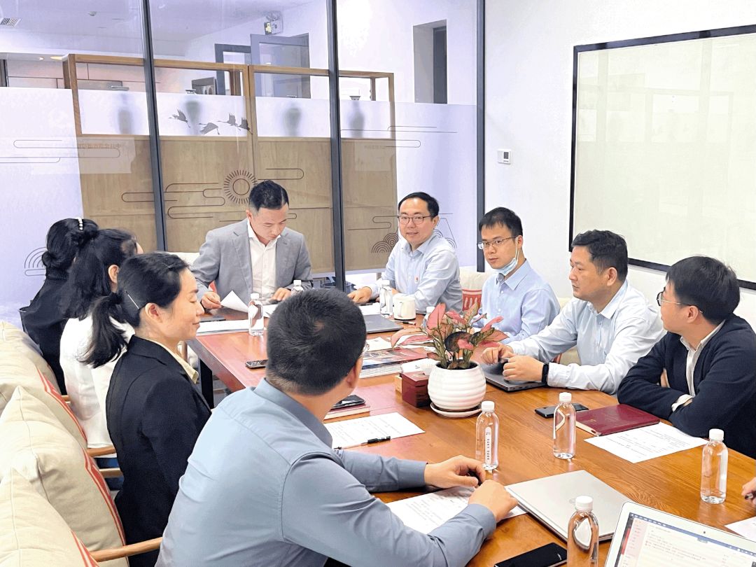 廖森林同志宣读批复、周宁同志宣读选举办法