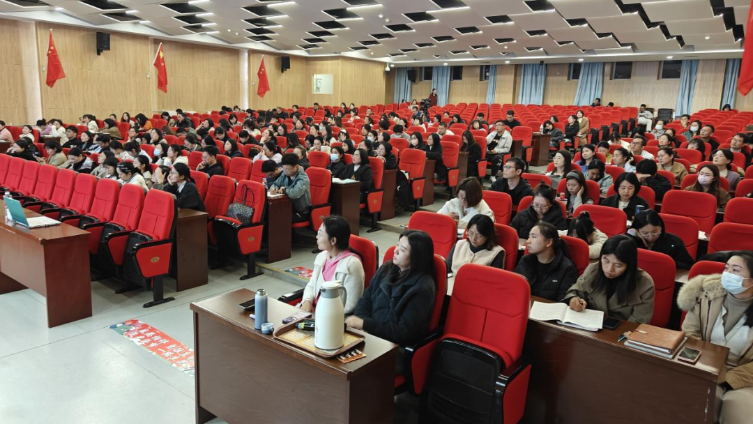 道可特温军旗律师受邀为天津高新区第一学校做专题讲座