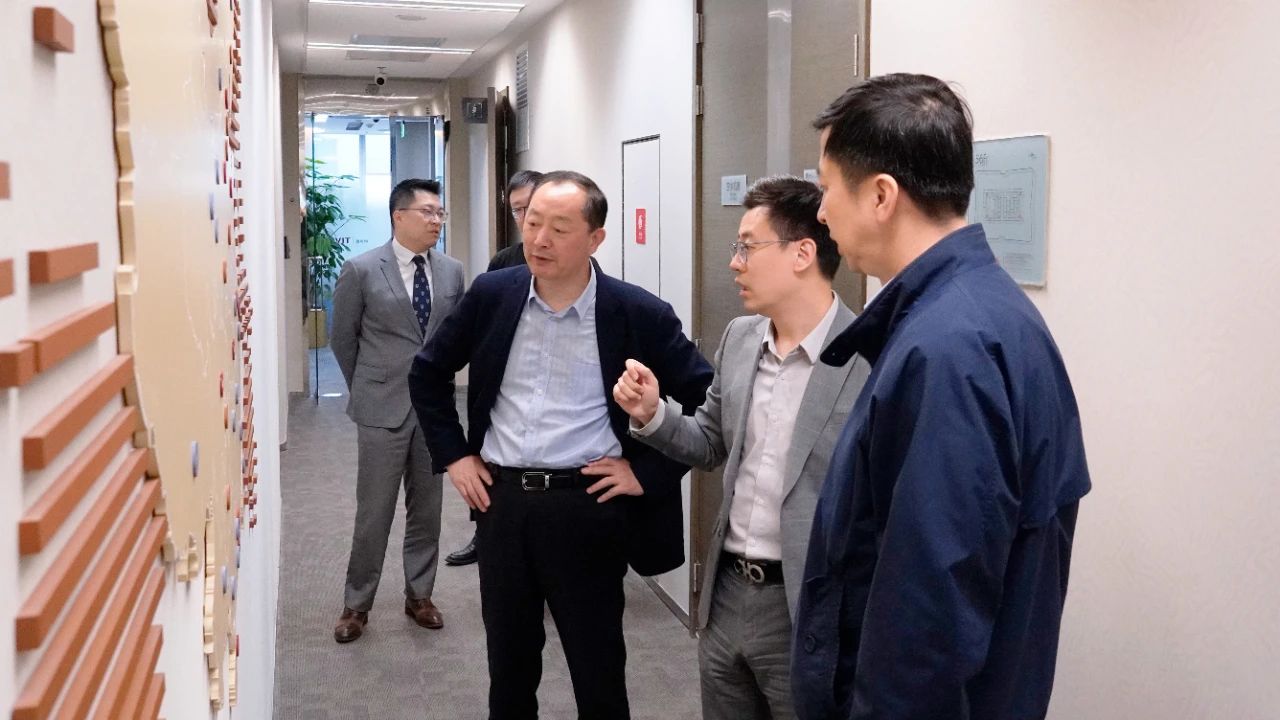 上海市静安区委常委、常务副区长傅俊一行莅临道可特调研座谈