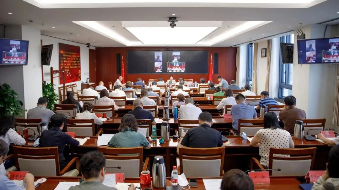 北京市司法局召开会议，传达学习司法部律师座谈会精神并研究部署贯彻落实措施