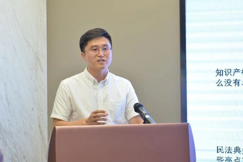 王伟律师