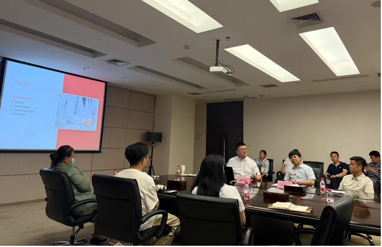 道可特温军旗律师受邀参加滨海高新区安全生产月活动并做专题培训