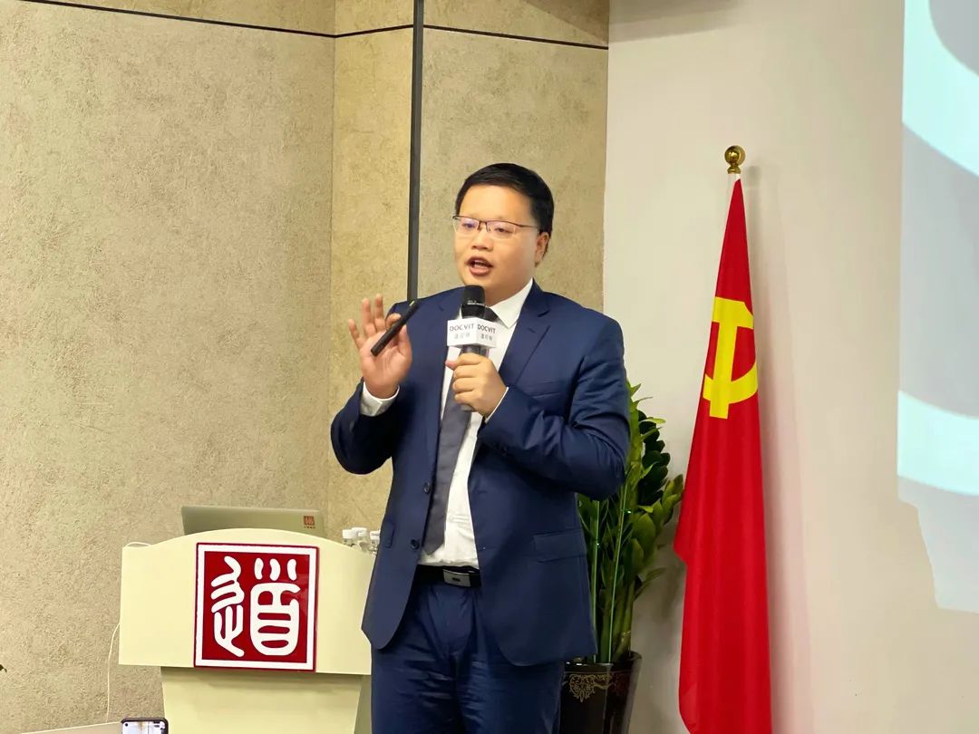 北京市京师（武汉）律师事务所知识产权与投资中心主任彭英武律师